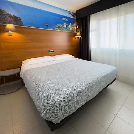 Maremagnum Hotel *